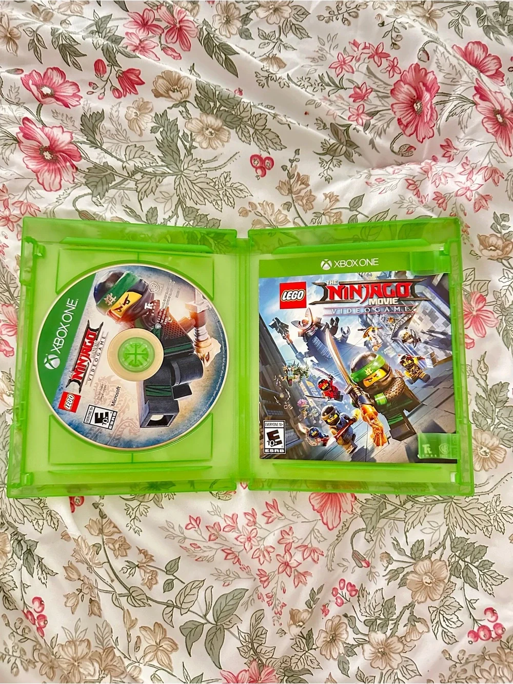 Lego Ninjago Movie Videogame Xbox One - Green Case with Multicolor Art